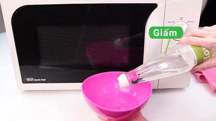 ve-sinh-nha-bang-giam-01