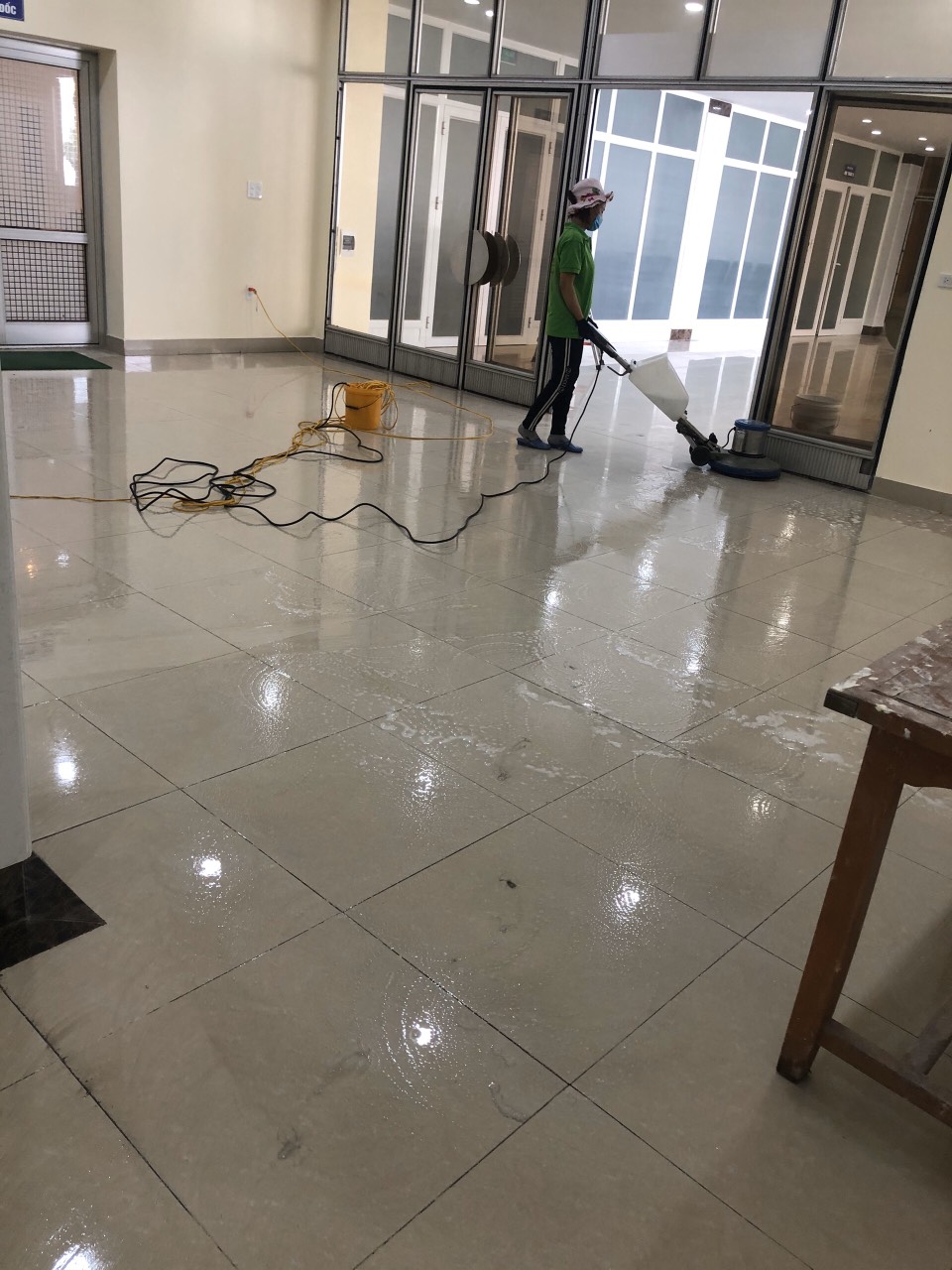 4 Lý do nên sử dụng dịch vụ vệ sinh công nghiệp