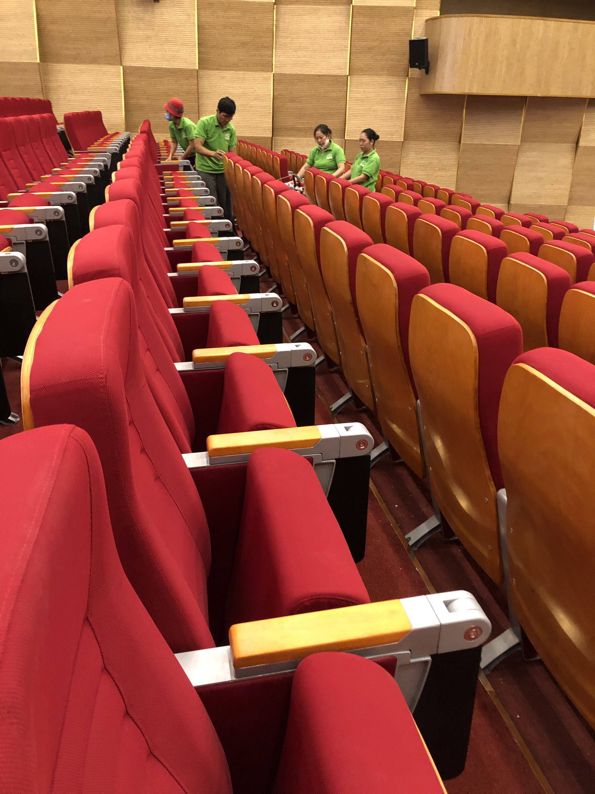 Tổng vệ sinh cung Văn Hóa Hữu Nghị Việt - Tiệp Hải Phòng